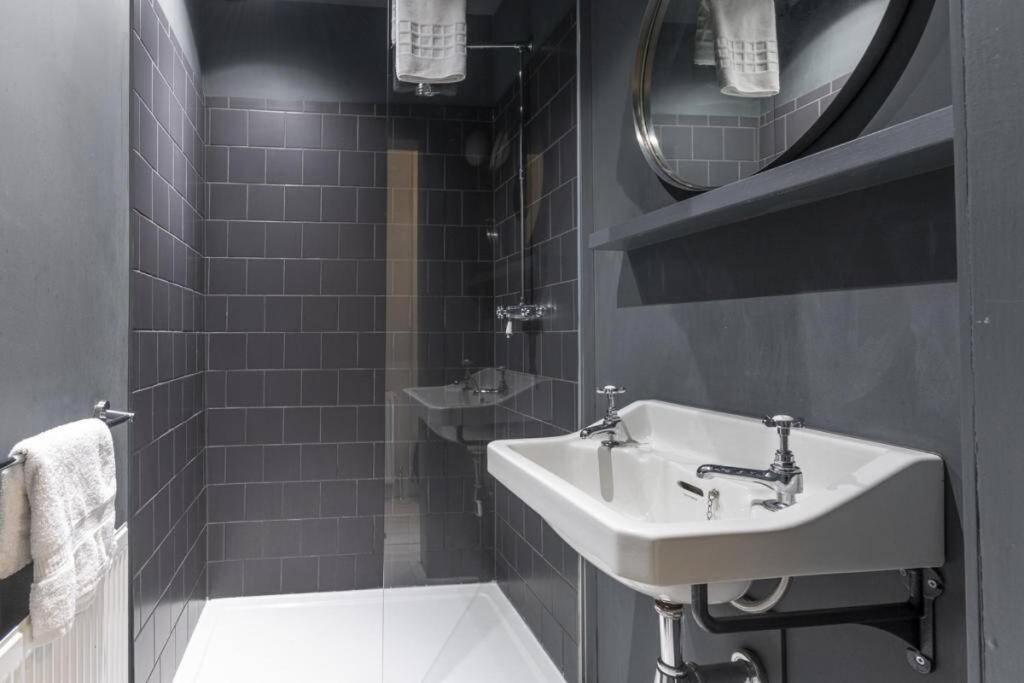 The Perfect Home On Royal Mile Единбург Екстер'єр фото